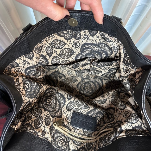 Carlos Santana fringed black leather bag. - Picture 13 of 13